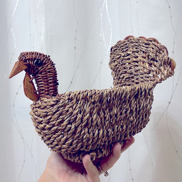 🦃Vintage decorative wicker display basket, thanksgiving holiday Turkey - Picture 3 of 10